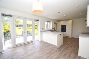 Kitchen/dining room - click for photo gallery